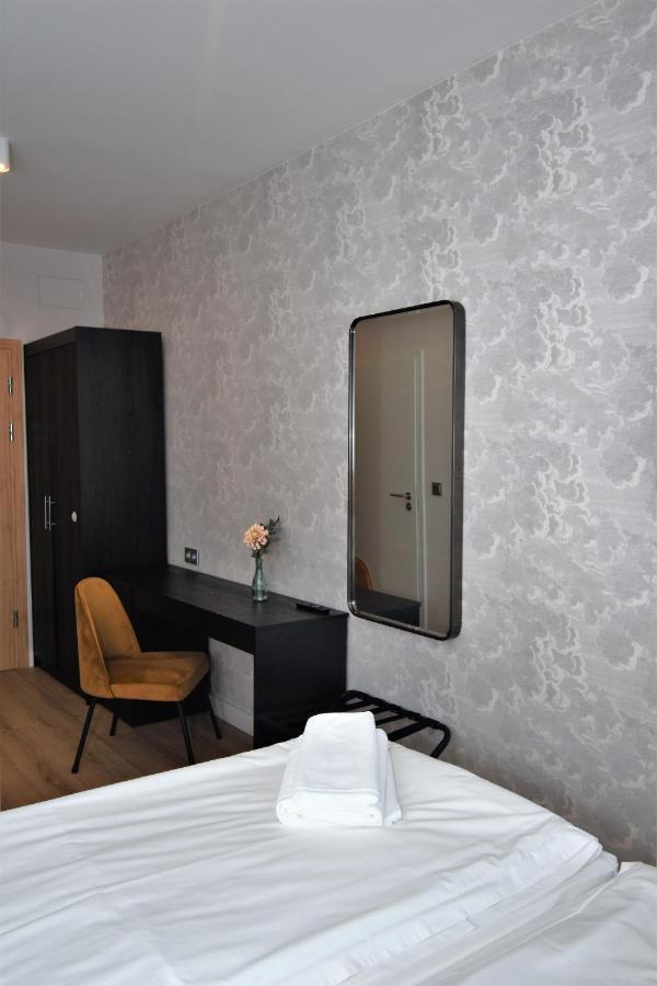 Patio Riverfront Aparthotel Гданськ Екстер'єр фото
