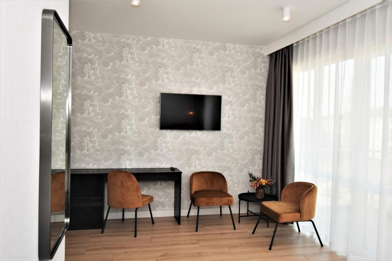Patio Riverfront Aparthotel Гданськ Екстер'єр фото