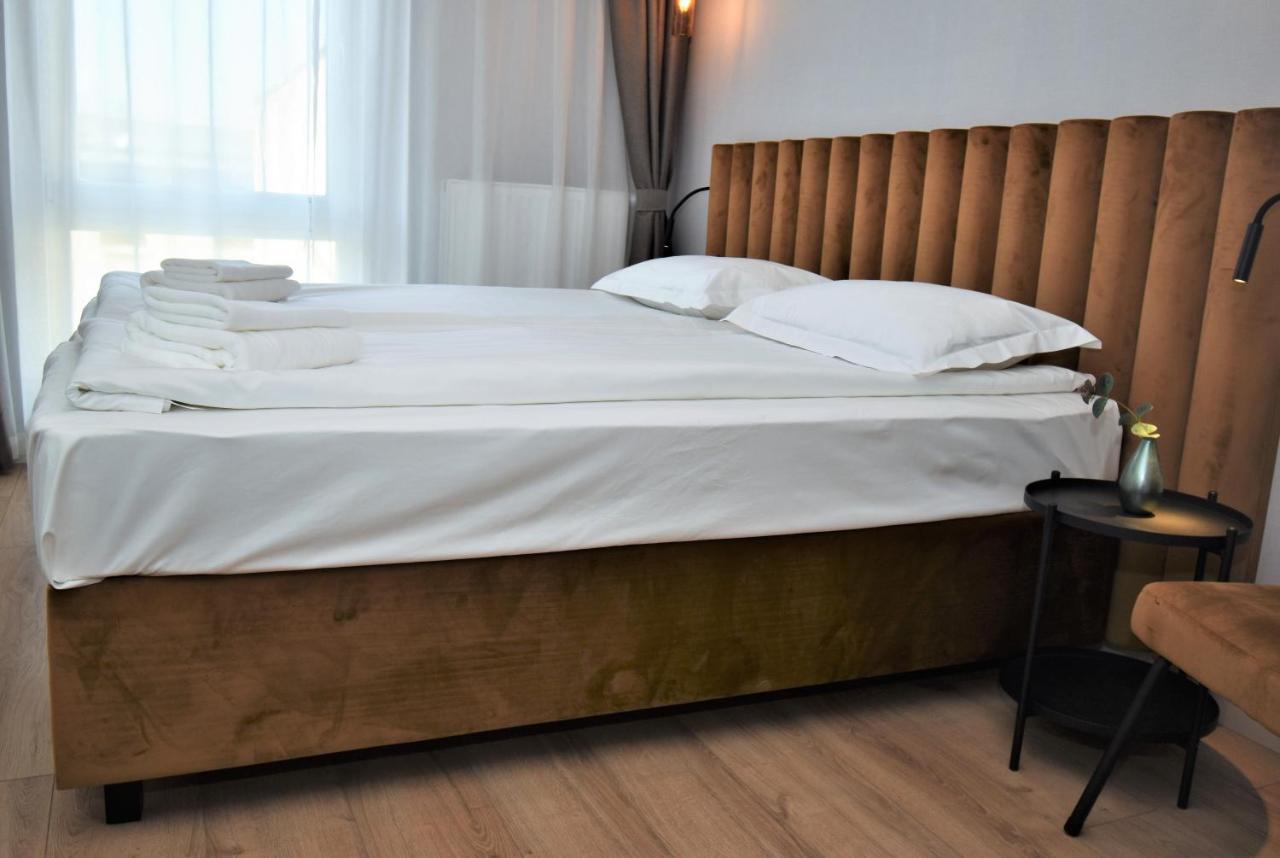 Patio Riverfront Aparthotel Гданськ Екстер'єр фото