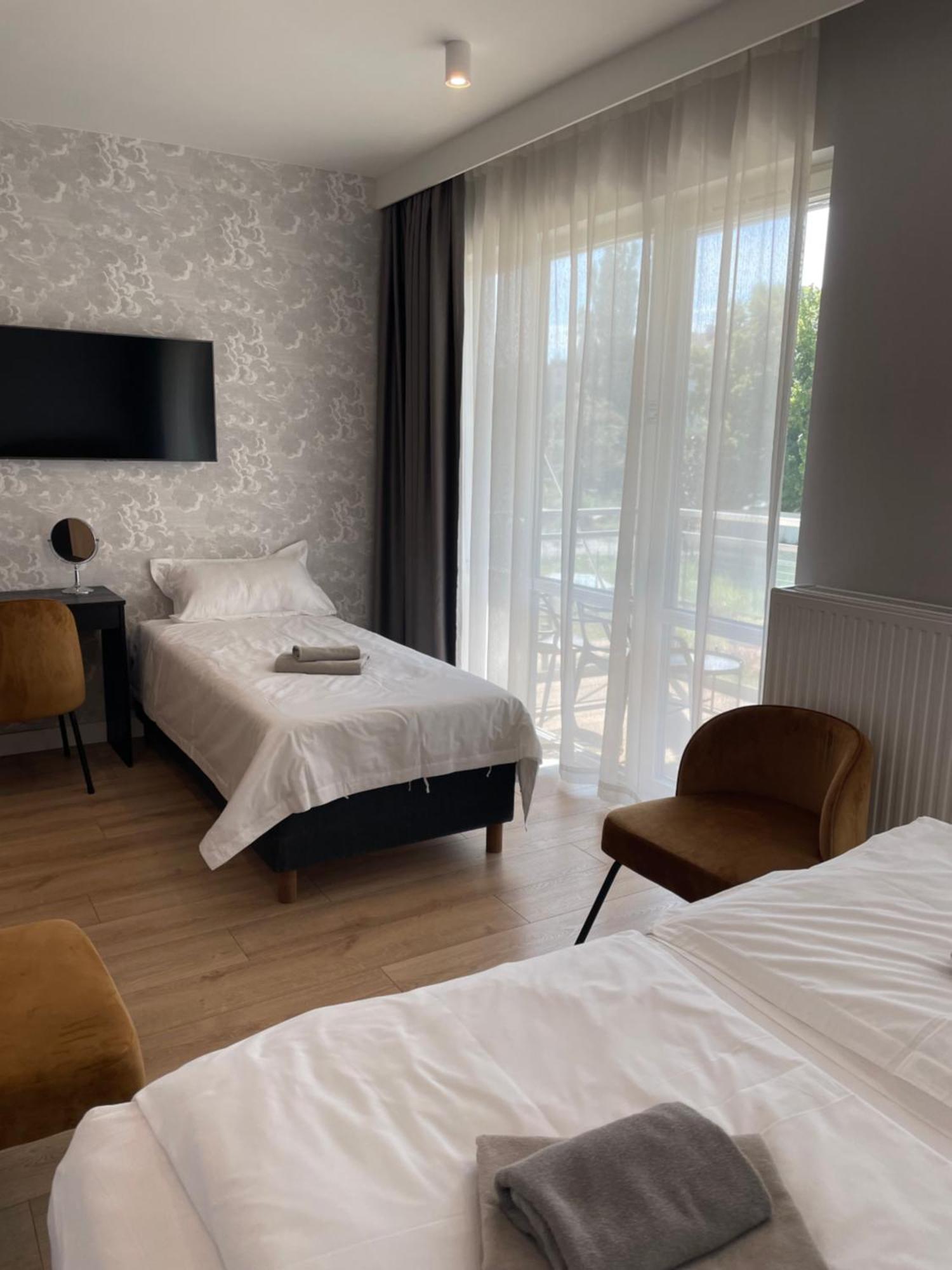 Patio Riverfront Aparthotel Гданськ Екстер'єр фото